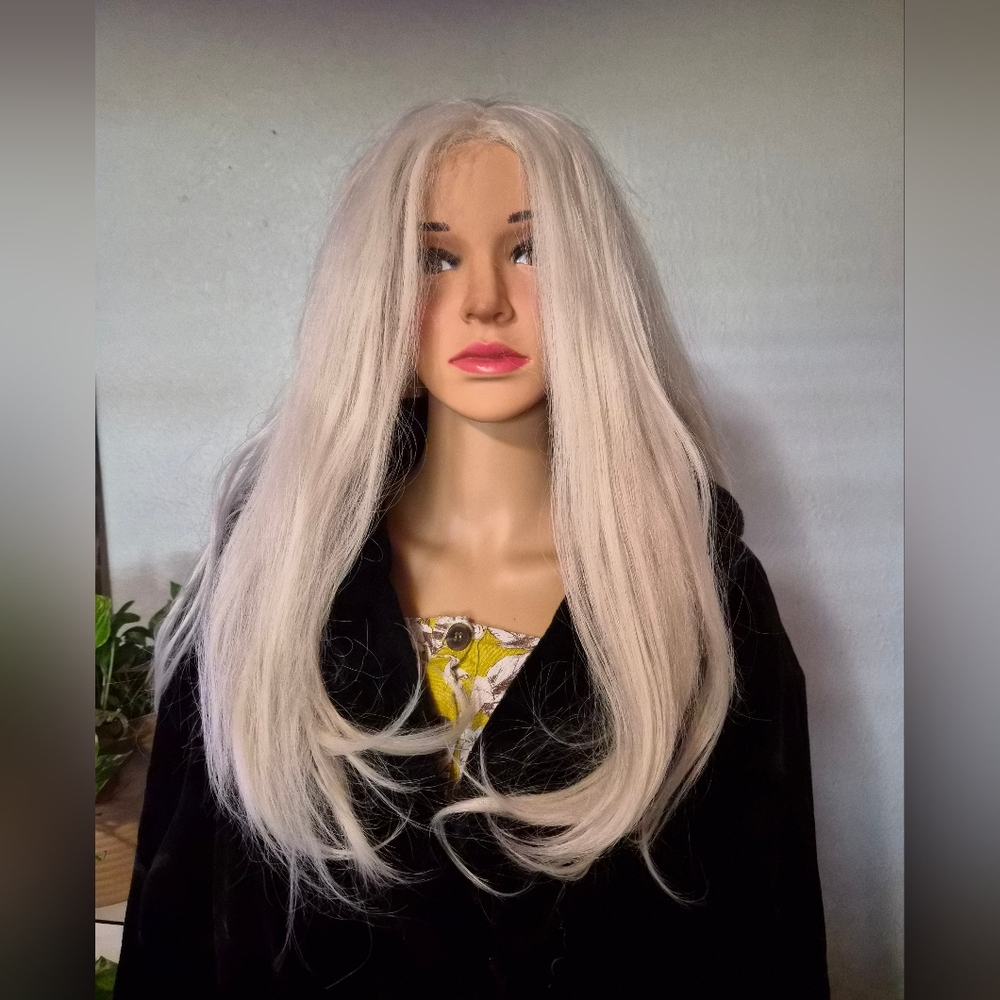 Elegant Silver Blonde Wig